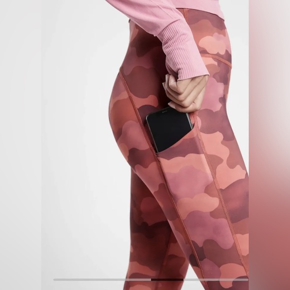 ATHLETA ULTIMATE STASH PRINTE 7/8 TIGHT CAMO LEGGINGS SIZE SMALL - Picture 4 of 9